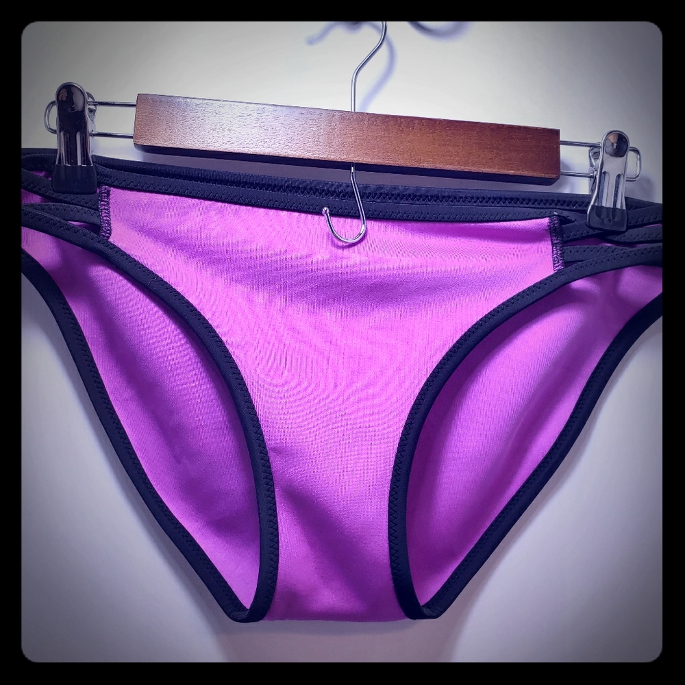 Size M bikini bottom by Xhilaration in lilac